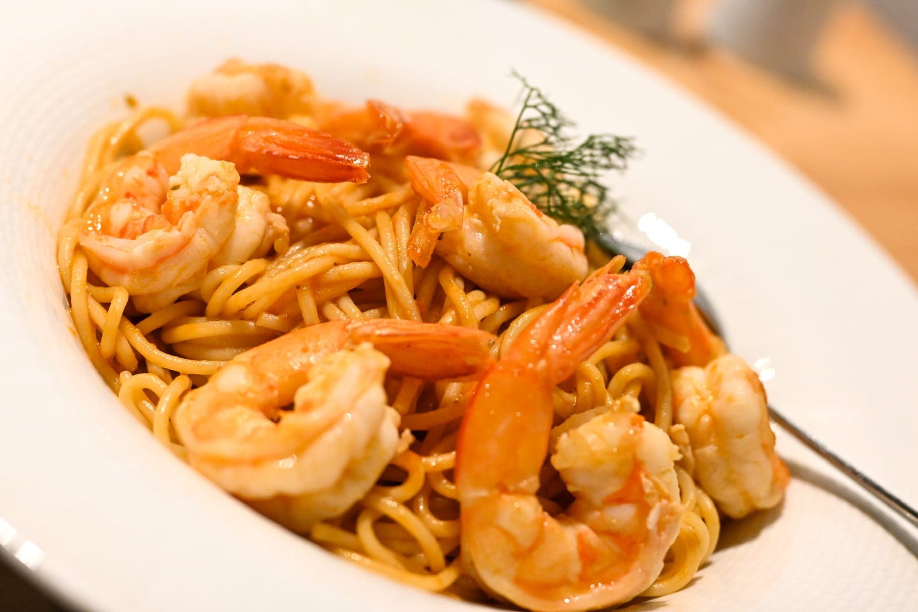 Spaghetti with shrimp, garlic and fresh tomato, finished with dill.